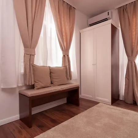 Arsenal 1 Apartament *